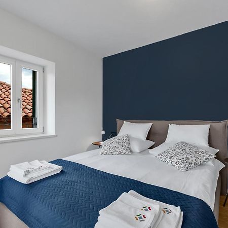 The Square Makarska, Lux App In The Heart Of The City Esterno foto