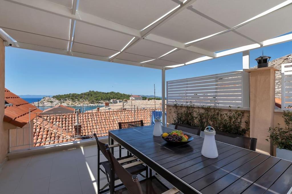 The Square Makarska, Lux App In The Heart Of The City Esterno foto
