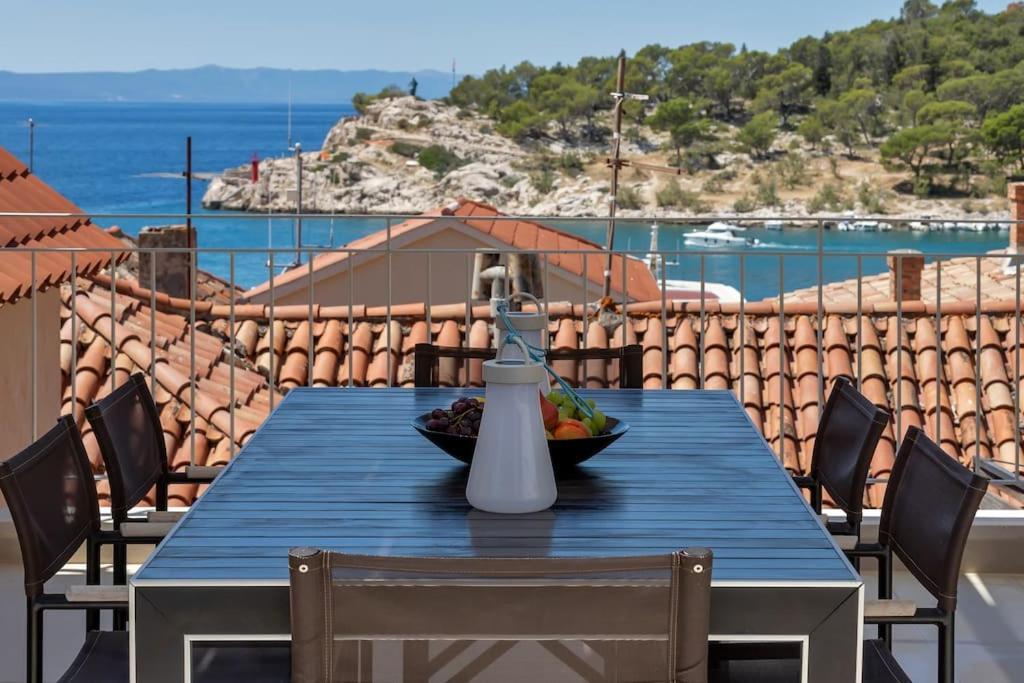 The Square Makarska, Lux App In The Heart Of The City Esterno foto