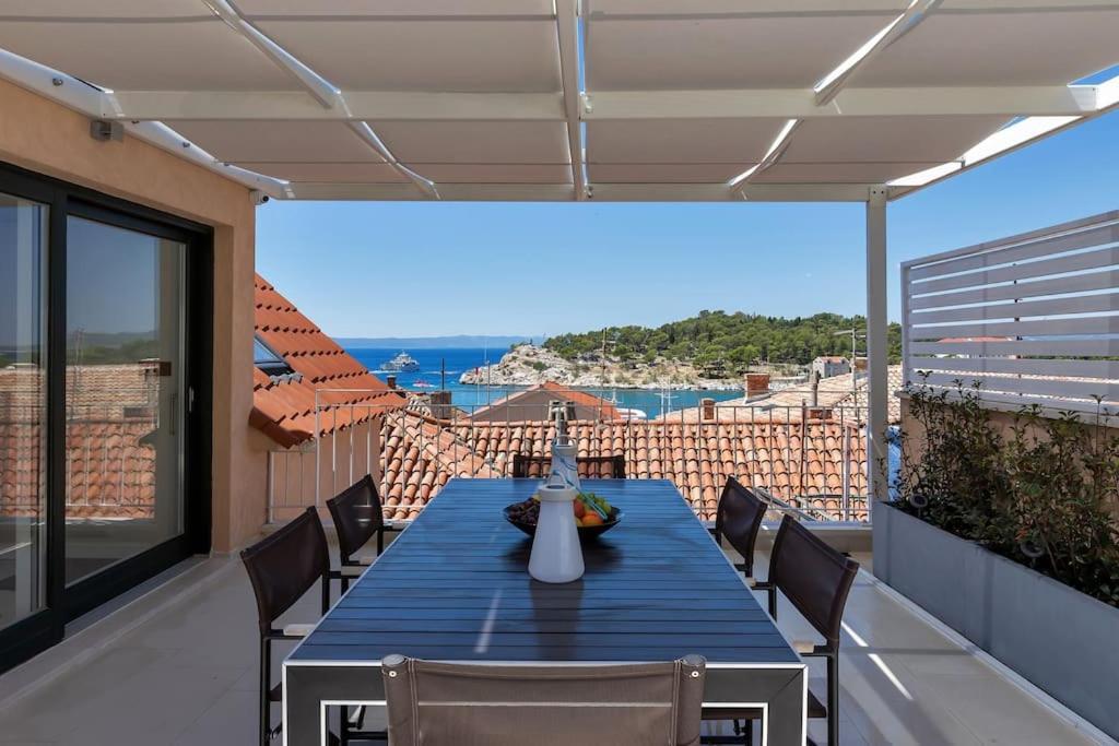The Square Makarska, Lux App In The Heart Of The City Esterno foto