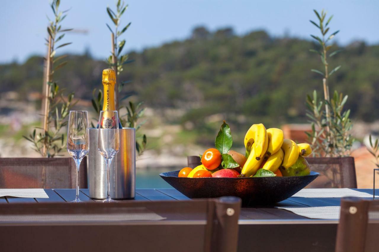 The Square Makarska, Lux App In The Heart Of The City Esterno foto