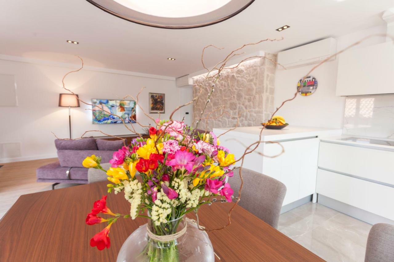 The Square Makarska, Lux App In The Heart Of The City Esterno foto