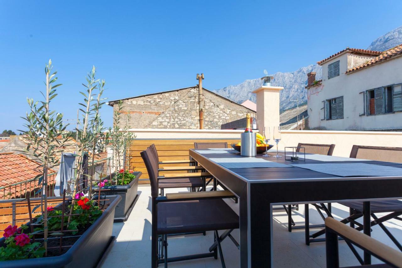 The Square Makarska, Lux App In The Heart Of The City Esterno foto
