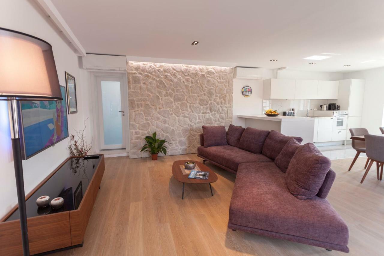 The Square Makarska, Lux App In The Heart Of The City Esterno foto