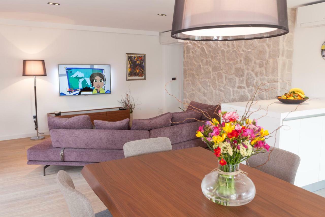 The Square Makarska, Lux App In The Heart Of The City Esterno foto