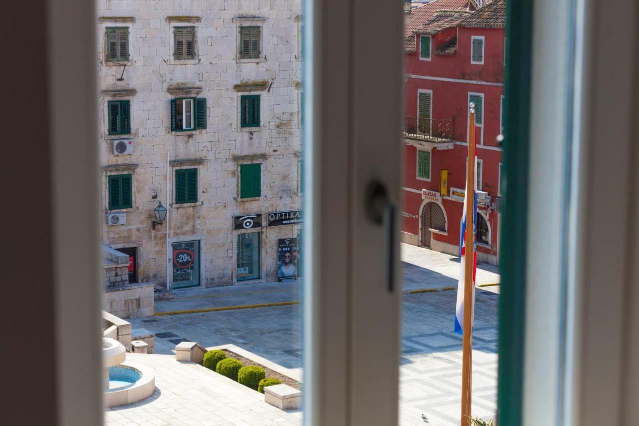 The Square Makarska, Lux App In The Heart Of The City Esterno foto