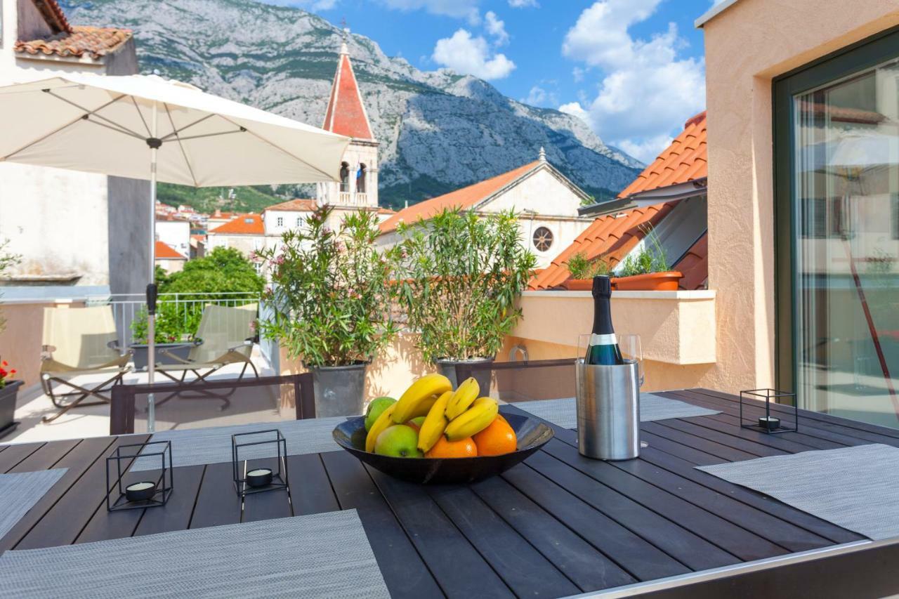 The Square Makarska, Lux App In The Heart Of The City Esterno foto